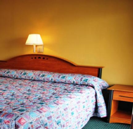 Speedway Inn Bristol Room photo