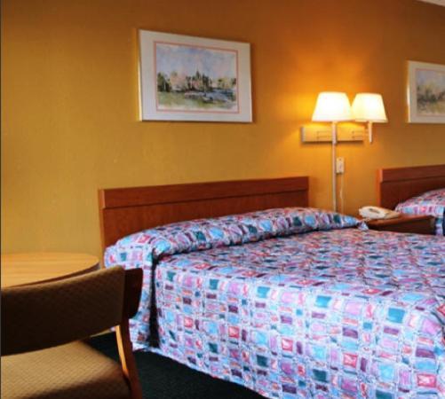 Speedway Inn Bristol Room photo